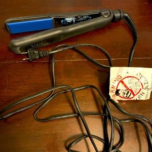 Solia Flat Iron